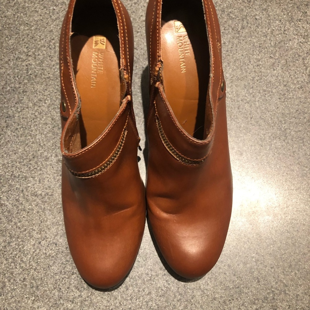 White Mountain tan booties